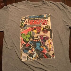 Marvel Avengers comic book tshirt XL